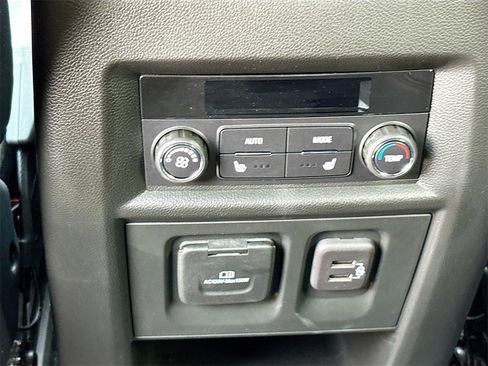 Used 2023 Chevrolet Traverse High Country image 27