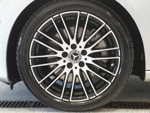 Used 2023 Mercedes-Benz C 300 4MATIC Sedan image 8