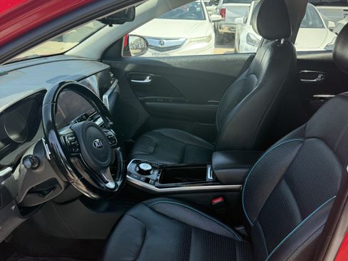 Used 2020 Kia Niro EX Premium FWD image 13