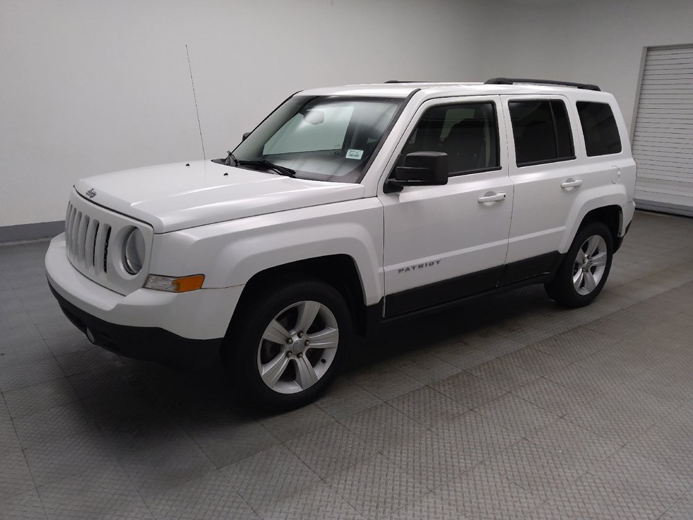 Used 2016 Jeep Patriot Latitude FWD image 2