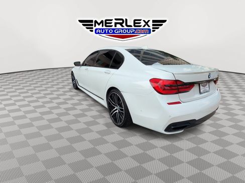 Used 2018 BMW 750i w/ Executive Package RWD image 6