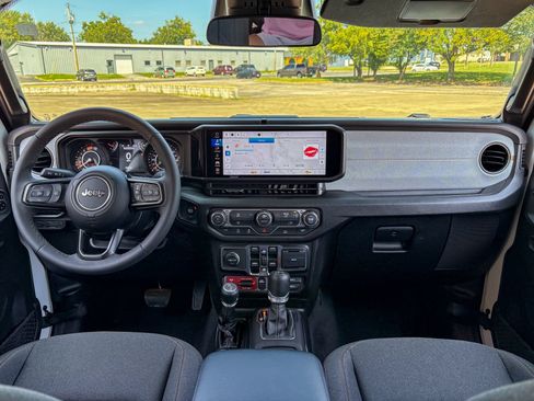 Used 2026 Jeep Wrangler Unlimited Sport AWD/4WD image 2