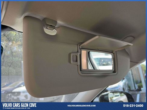 Used 2025 Volvo XC60 B5 Core w/ Protection Package Premier image 33