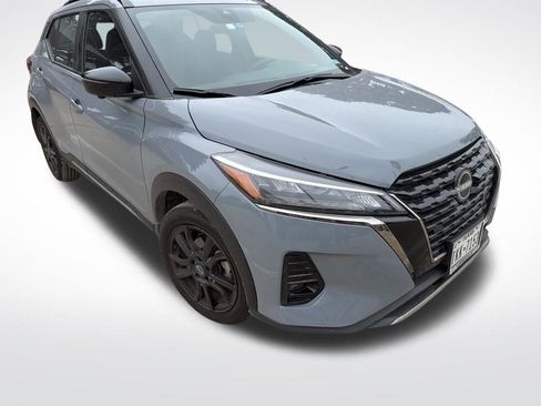 Used 2023 Nissan Kicks SR FWD image 3