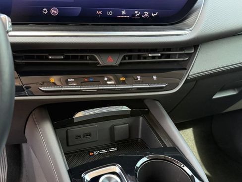 Used 2025 Buick Envision Preferred AWD/4WD image 15