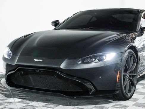 Used 2020 Aston Martin V8 Vantage Coupe image 19