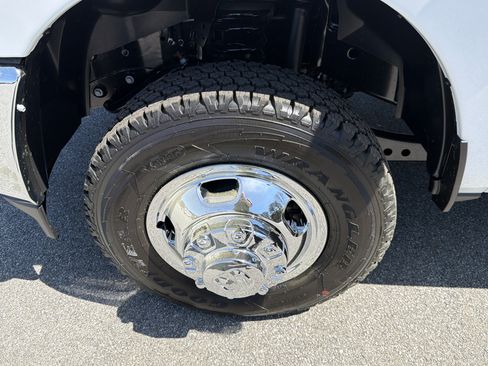 New 2026 RAM 3500 Tradesman w/ Chrome Appearance Group A AWD/4WD image 13