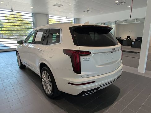 Certified 2022 Cadillac XT6 Premium Luxury w/ Platinum Package AWD/4WD image 5