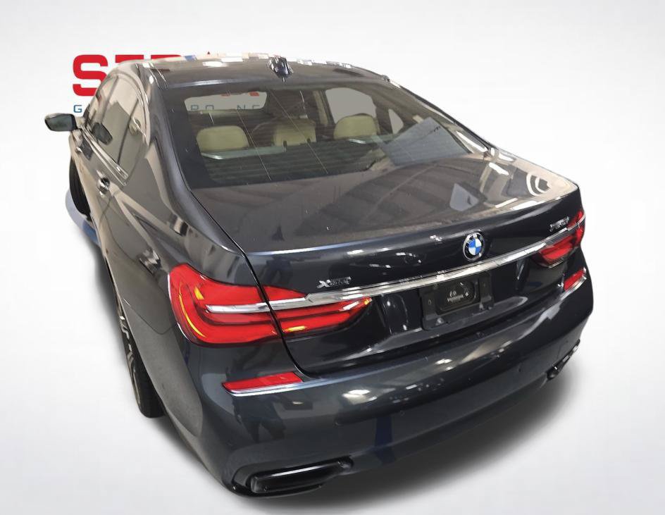 Used 2018 BMW 750i xDrive AWD/4WD image 2