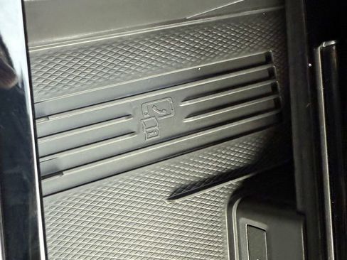 Used 2025 Volkswagen Atlas Peak Edition SE image 26