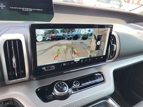 New 2025 Ford Expedition Active image 5