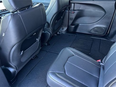 New 2026 Chrysler Pacifica Select w/ S Appearance Package image 11