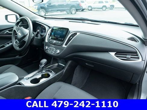 Used 2024 Chevrolet Malibu LT image 35