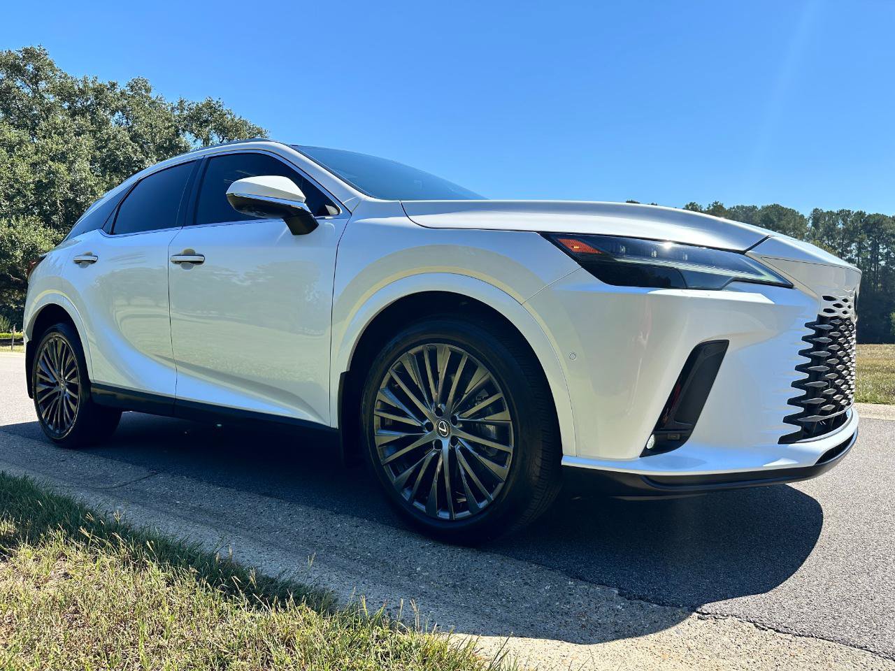Used 2023 Lexus RX 350 FWD w/ Cold Area Package image 3