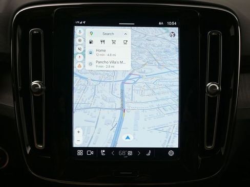 Used 2023 Volvo XC40 B4 Plus w/ Protection Package Premier image 14