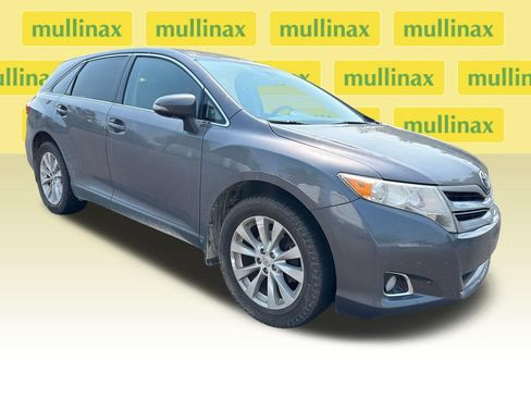 Used 2014 Toyota Venza LE AWD/4WD image 1