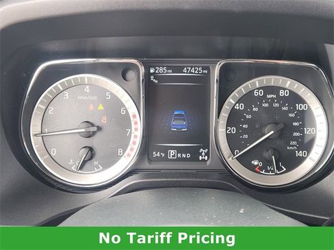 Used 2018 Nissan Titan SV w/ SV Convenience Package image 15