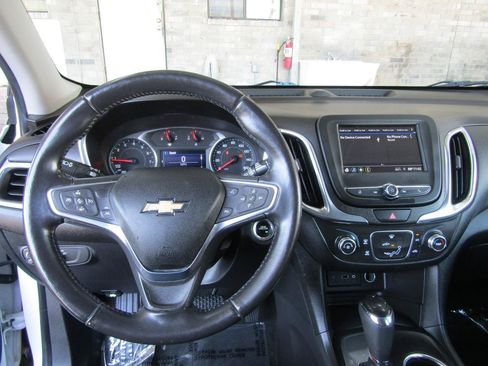 Used 2019 Chevrolet Equinox LT FWD image 15