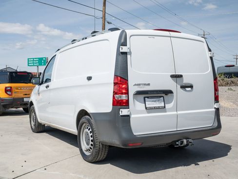 Used 2022 Mercedes-Benz Metris image 5