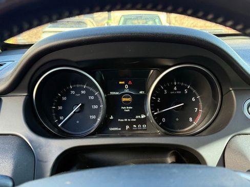 Used 2017 Land Rover Discovery Sport SE image 13