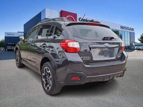 Used 2017 Subaru Crosstrek 2.0i Premium w/ Popular Package #1 AWD/4WD image 4