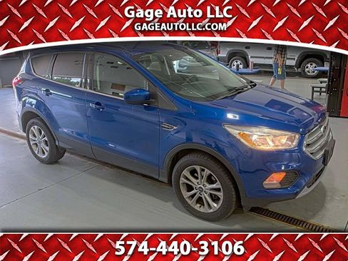 Used 2019 Ford Escape SE FWD image 1