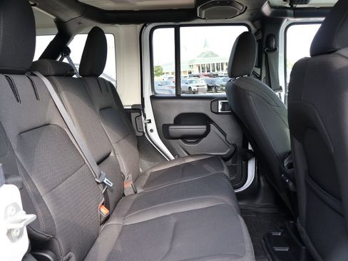 Used 2023 Jeep Wrangler Unlimited w/ Cold Weather Group AWD/4WD image 12