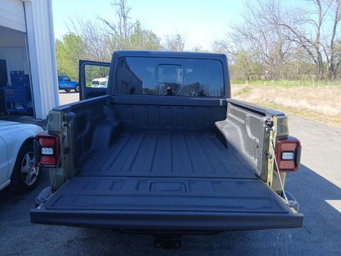 New 2026 Jeep Gladiator Willys AWD/4WD image 34