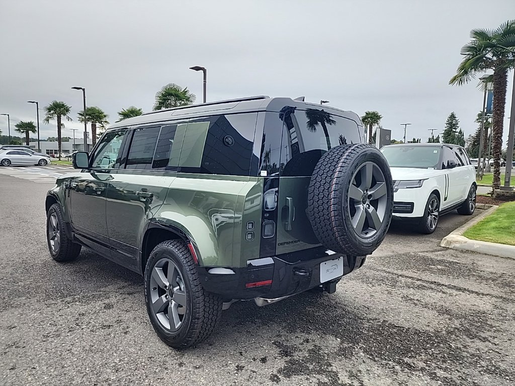 New 2026 Land Rover Defender 110 X-Dynamic SE AWD/4WD image 3