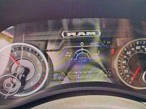 Used 2022 RAM 2500 Laramie AWD/4WD image 2
