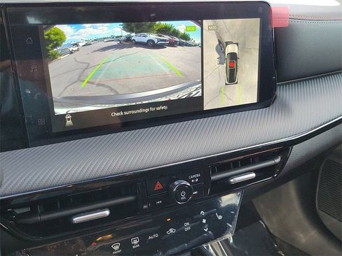 New 2026 Nissan Kicks SR w/ SR Premium Package FWD image 8