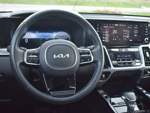Certified 2023 Kia Sorento SX image 21