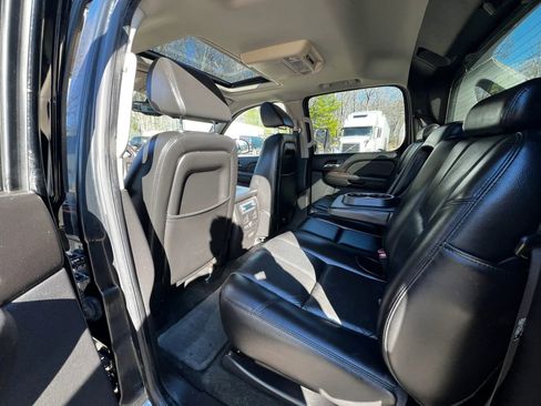 Used 2007 Chevrolet Avalanche LT w/ LT Preferred Equipment Group AWD/4WD image 10