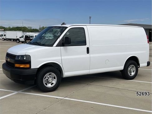 Used 2021 Chevrolet Express 2500 image 1