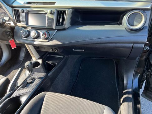 Used 2015 Toyota RAV4 LE AWD/4WD image 34