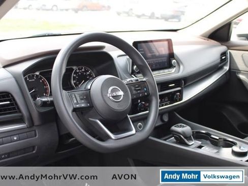 Used 2023 Nissan Rogue SV image 18