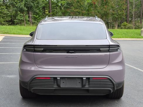 Certified 2025 Porsche Macan 4 Electric AWD/4WD image 23
