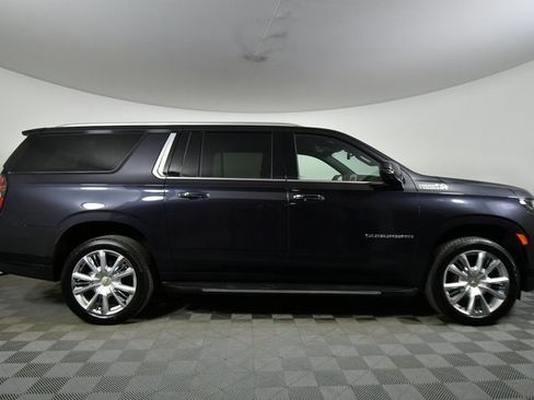 Used 2024 Chevrolet Suburban High Country image 15