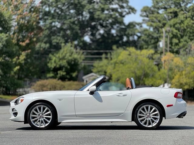Used 2019 FIAT 124 Spider Lusso w/ Navigation & Sound Group RWD image 16