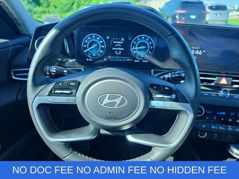 Used 2025 Hyundai Elantra SEL FWD image 16