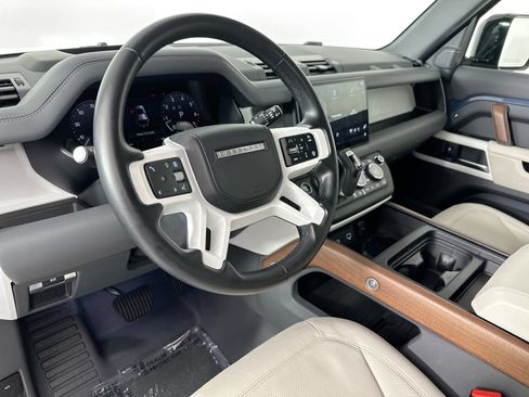 Certified 2024 Land Rover Defender 110 SE AWD/4WD image 9