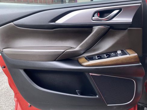 Used 2021 MAZDA CX-9 Signature image 16