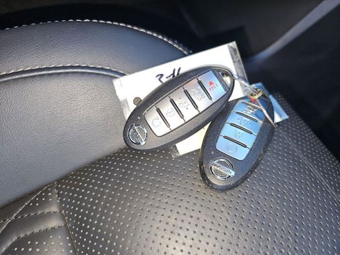 Used 2021 Nissan Rogue Platinum image 20