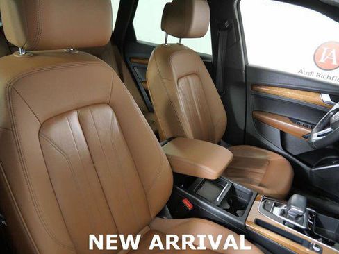 Used 2021 Audi Q5 2.0T Premium w/ Convenience Package image 12