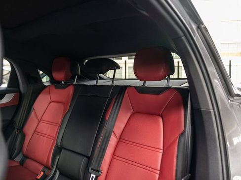 Certified 2025 Porsche Cayenne Coupe AWD/4WD image 28