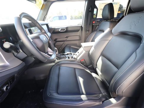 New 2025 Ford Bronco Outer Banks image 2