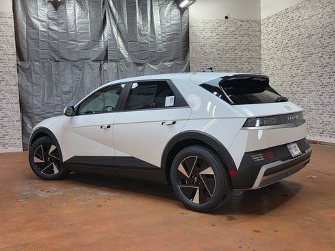 New 2026 Hyundai Ioniq 5 SE image 5