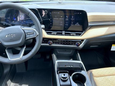 New 2026 Chevrolet Equinox ACTIV w/ Safety and Technology Package AWD/4WD image 12
