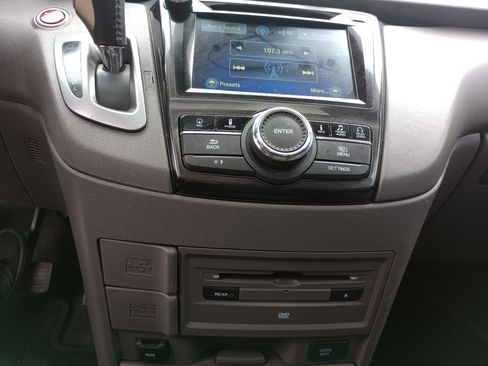 Used 2016 Honda Odyssey Touring Elite image 11