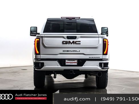 Used 2025 GMC Sierra 2500 Denali w/ Denali Reserve Package image 4